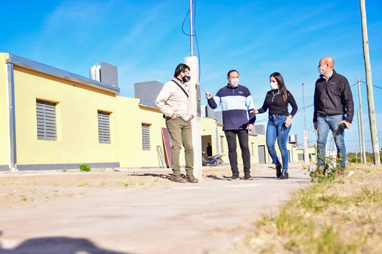 Verificaron en Chepes la obra de 50 viviendas y lotes con servicios